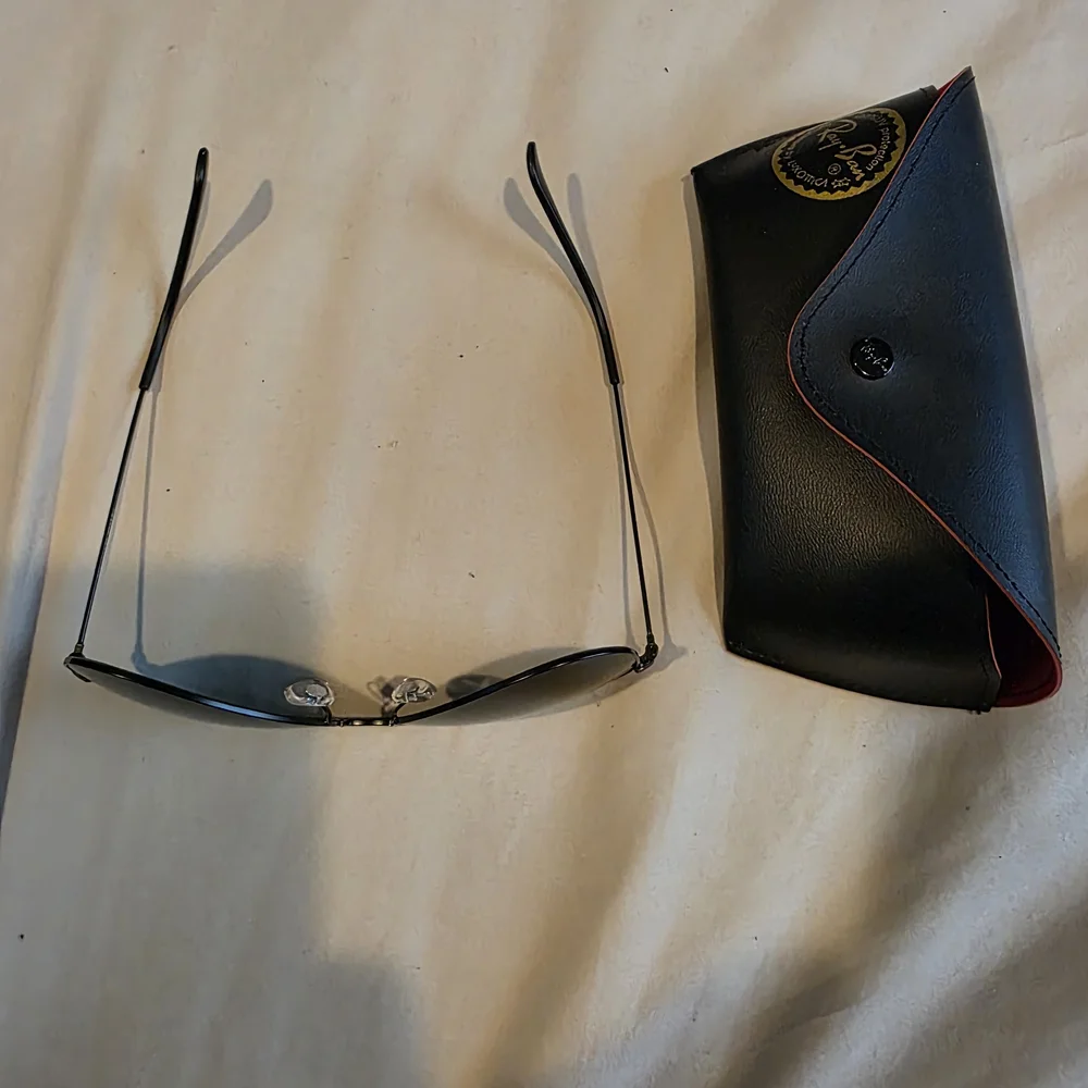 Ray-Ban Black Aviator Sunglasses